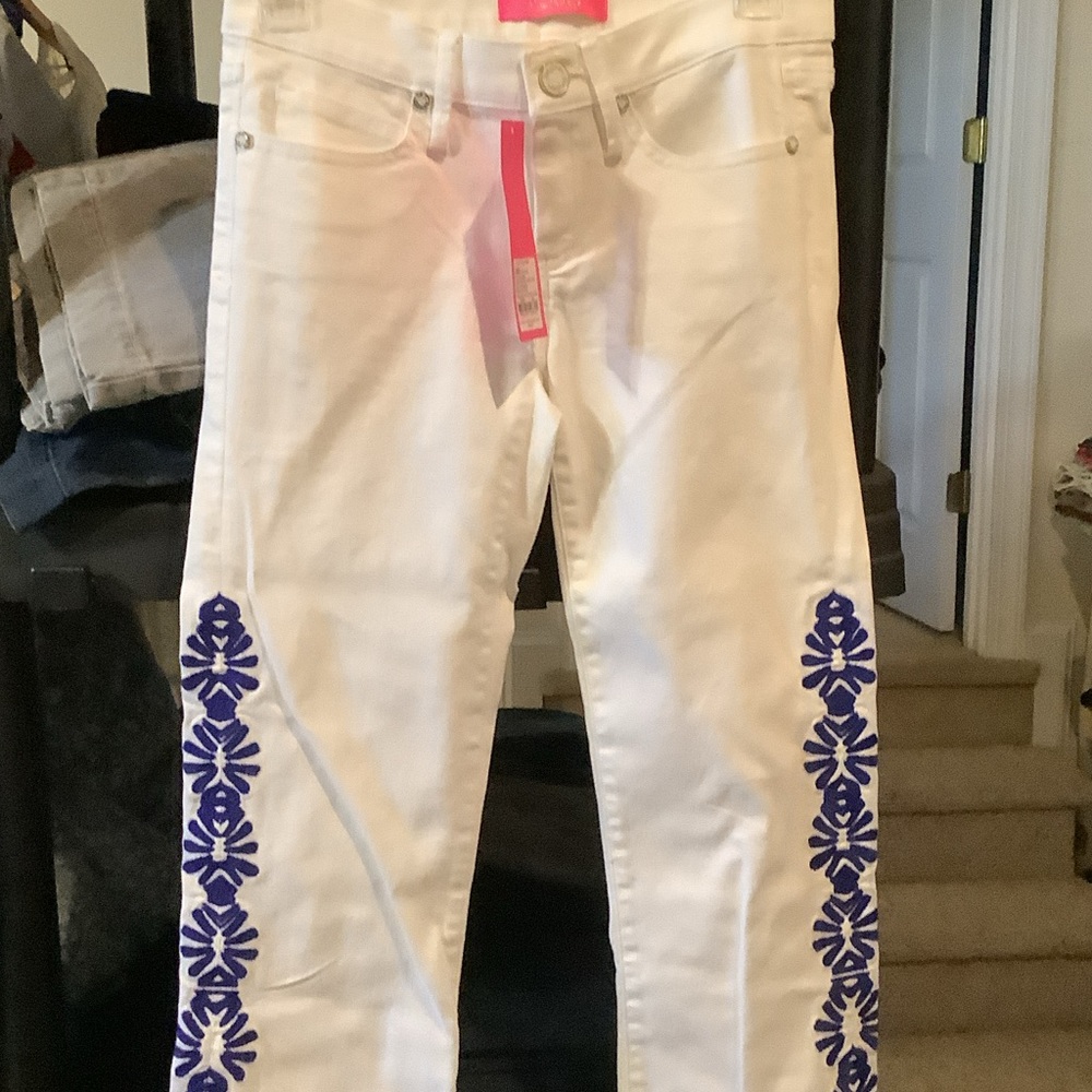 Lilly Pulitzer White Jeans south ocean crop flare with Lapis Geo Blue Embroidery